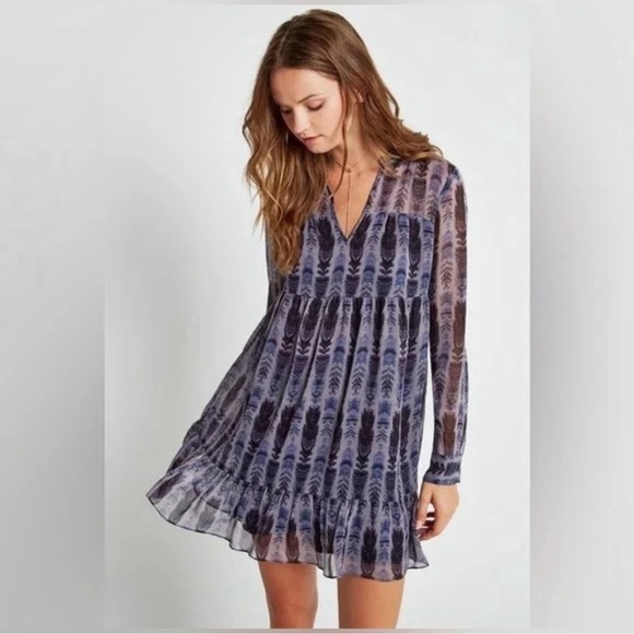 BCBGeneration Tiered Feather-Print Overlay Long Sleeve Dress Size Medium - Picture 1 of 11